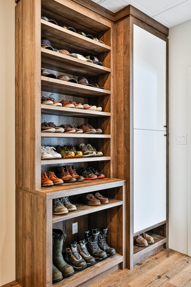 mudroom_salle_de_lavage_shaker_stratifié_farmhouse_moderne (13)