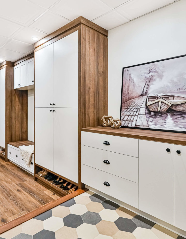 mudroom_salle_de_lavage_shaker_stratifié_farmhouse_moderne (16)