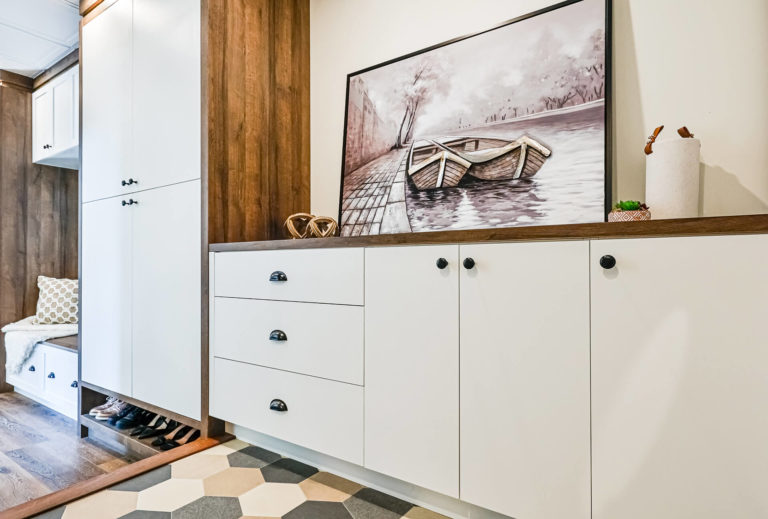 mudroom_salle_de_lavage_shaker_stratifié_farmhouse_moderne (19)