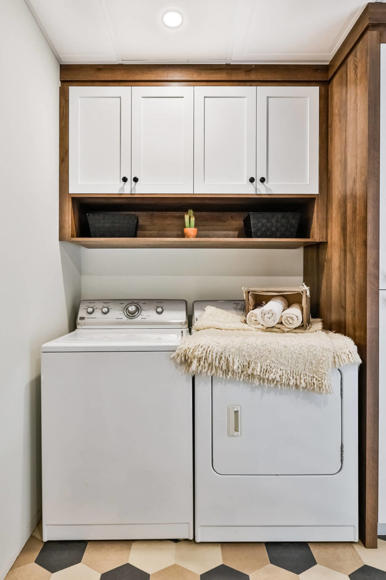 mudroom_salle_de_lavage_shaker_stratifié_farmhouse_moderne (3)